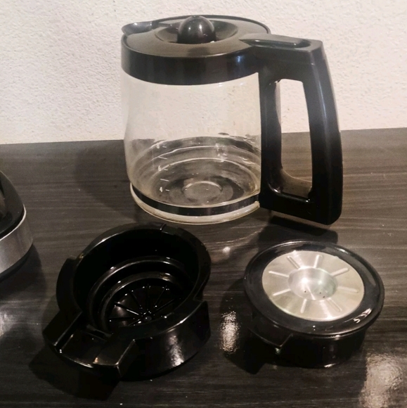Hamilton Beach Drip Coffee Maker & Single Serve Machine2 Way12 Cup Programmable - Picture 8 of 12